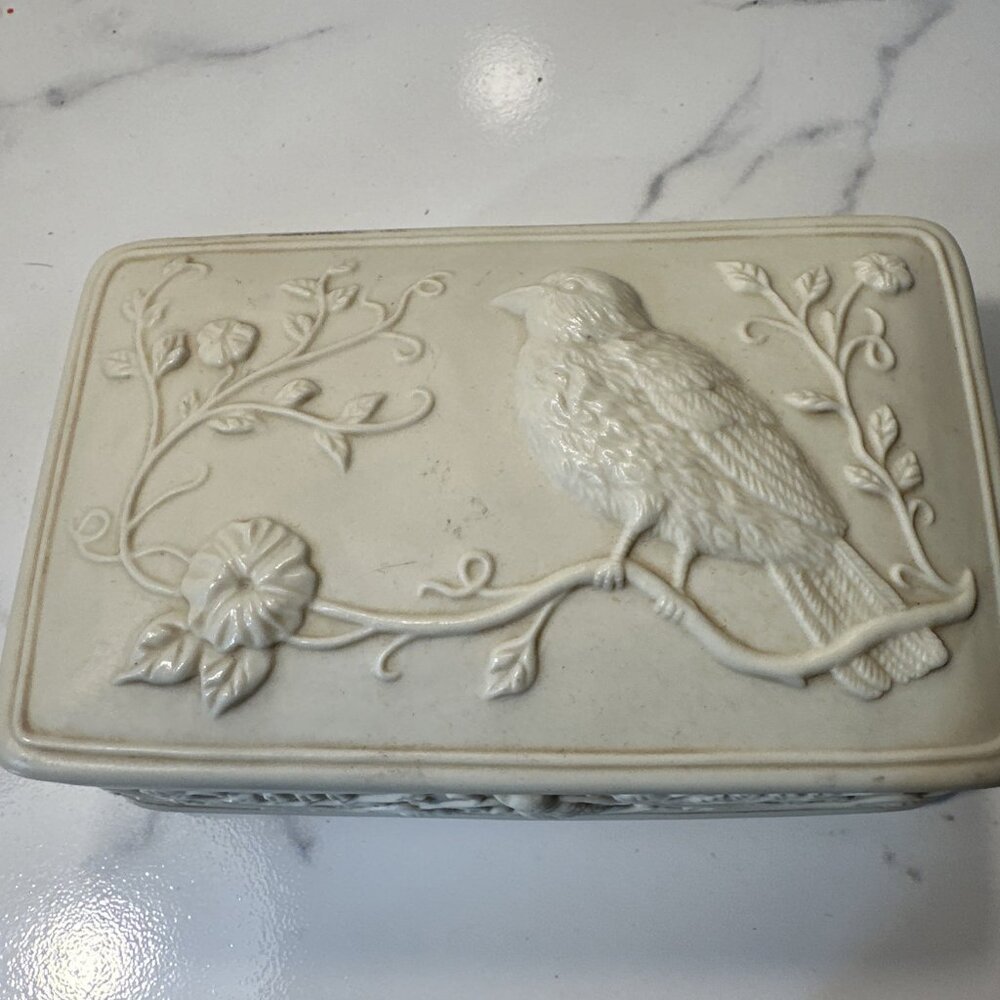 Vintage 2003 Music Box- Hour of Power Sparrows Club Bisque (BEAUTIFUL)